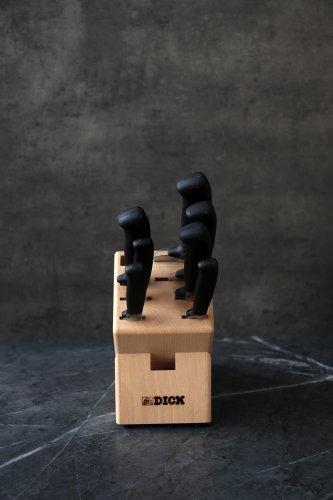 Dřevěný blok/stojan na nože s lisovanými noži Dick ze série ProDynamic