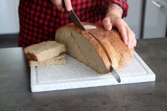 Univerzální kovaný nůž Dick s vlnitým výbrusem ze série ACTIVE CUT v délce 26 cm