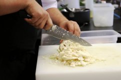Kuchařský kovaný nůž Dick ze série ACTIVE CUT v délce 26 cm