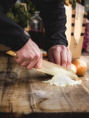 Santoku se speciálním výbrusem ze série VIVUM v délce 18 cm
