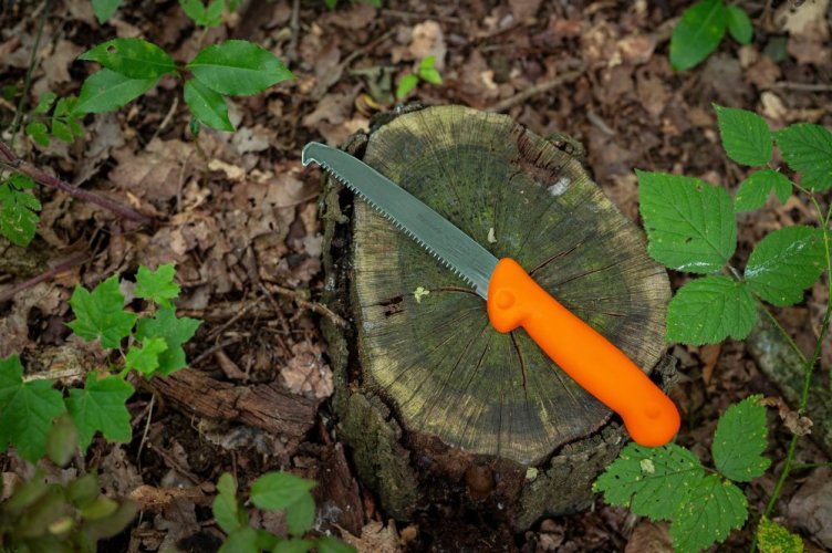 Lovecký nůž - pilka -MagicGrip v délce 15 cm, oranžová rukojeť